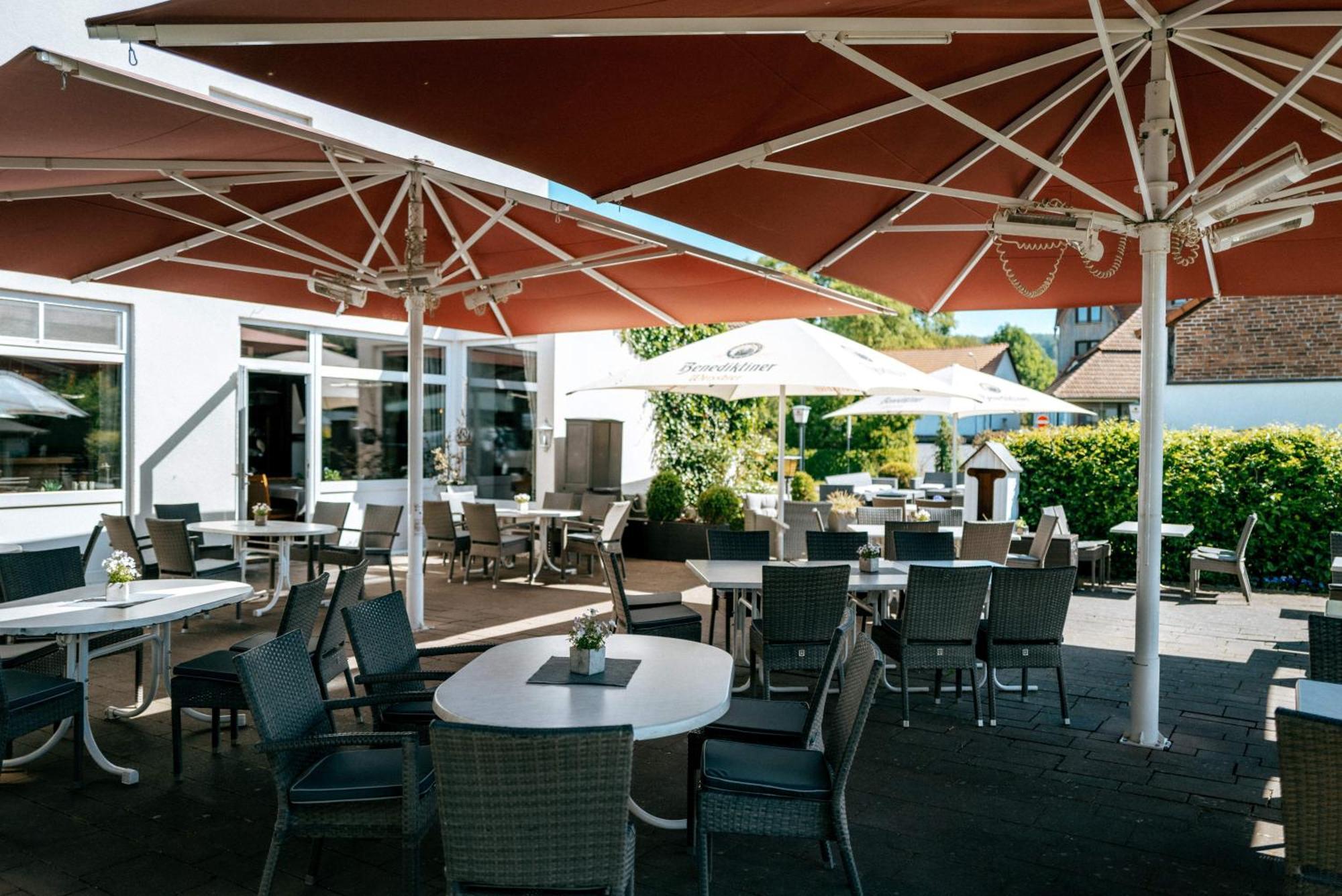 Hotel & Restaurant Kronenhof Am Weser-Radweg Oberweser Екстериор снимка