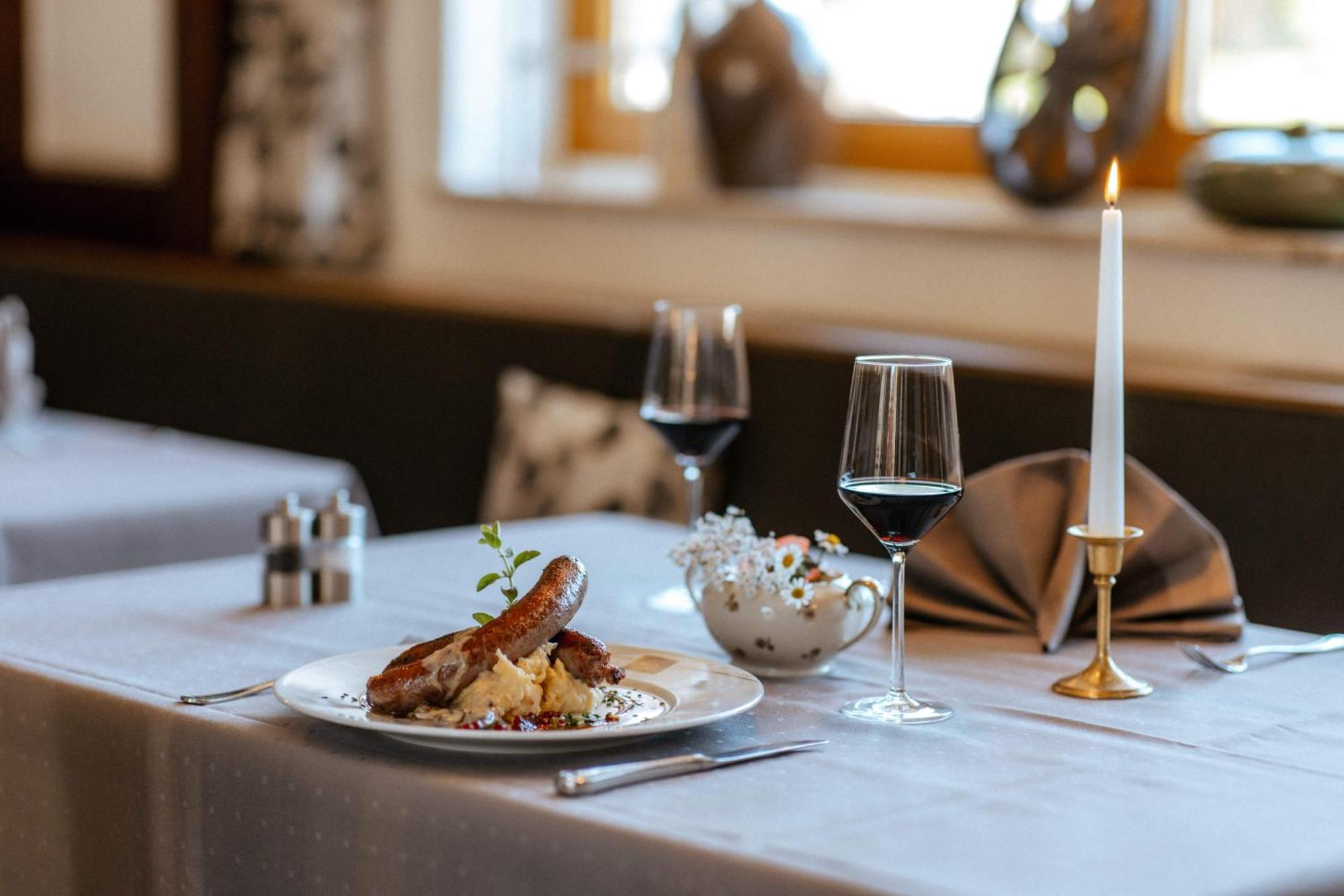 Hotel & Restaurant Kronenhof Am Weser-Radweg Oberweser Екстериор снимка