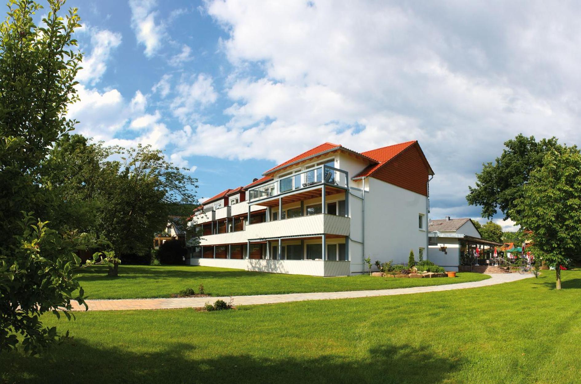 Hotel & Restaurant Kronenhof Am Weser-Radweg Oberweser Екстериор снимка