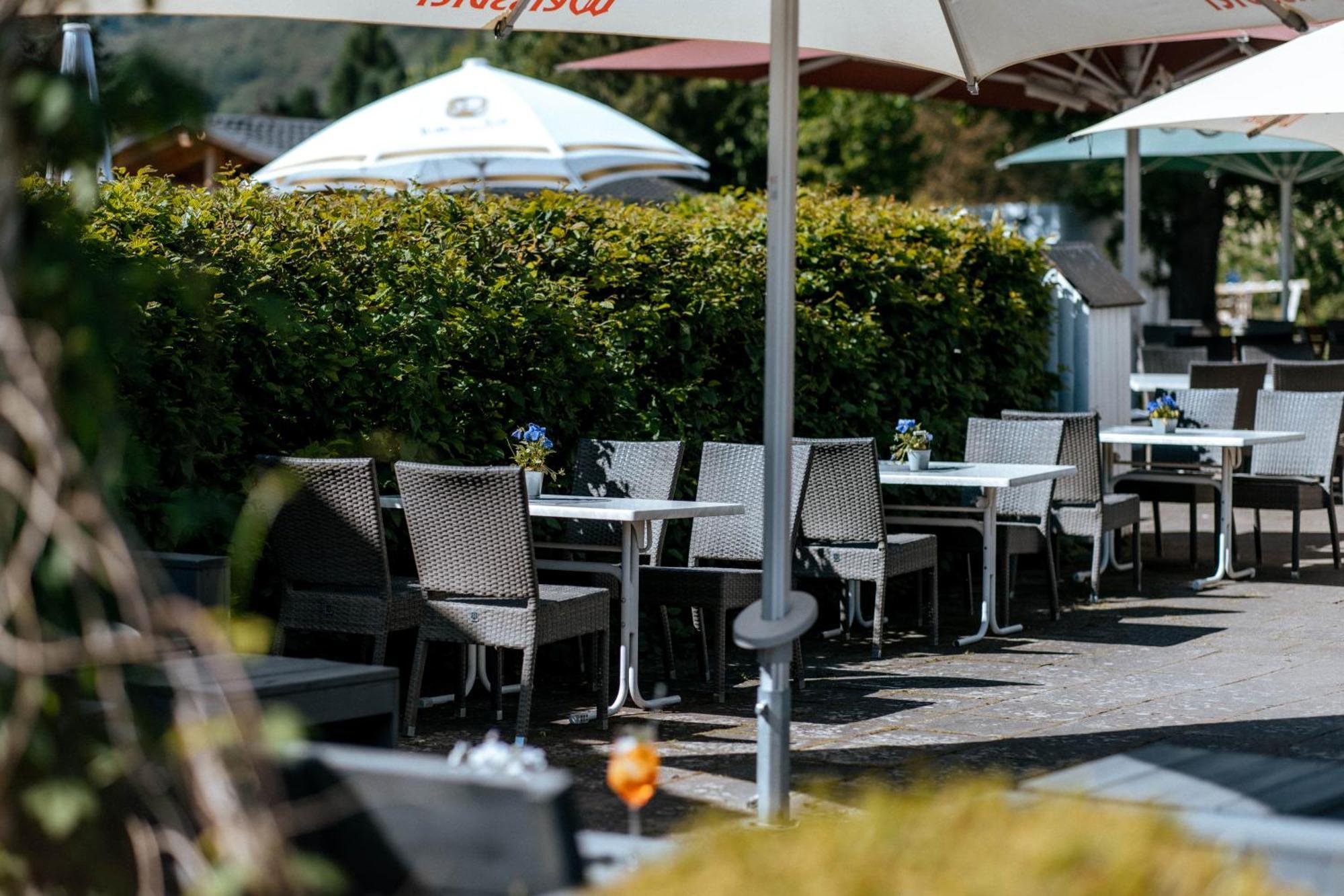 Hotel & Restaurant Kronenhof Am Weser-Radweg Oberweser Екстериор снимка