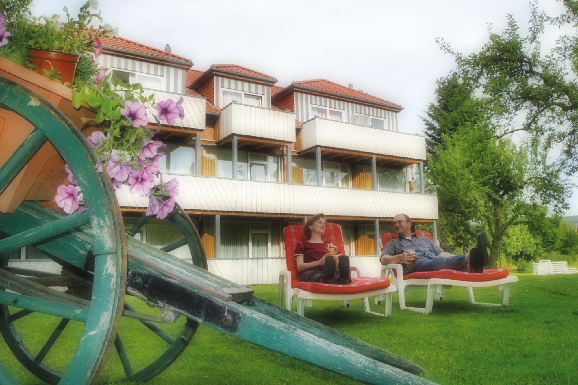 Hotel & Restaurant Kronenhof Am Weser-Radweg Oberweser Екстериор снимка